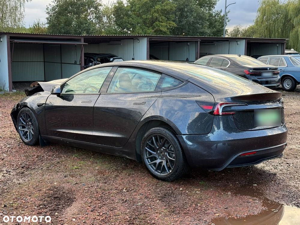 Tesla Model 3 - 2