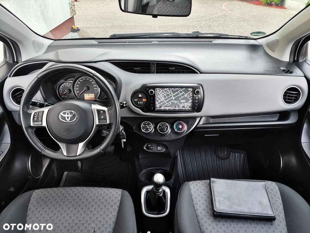 Toyota Yaris 1.33 Premium - 6