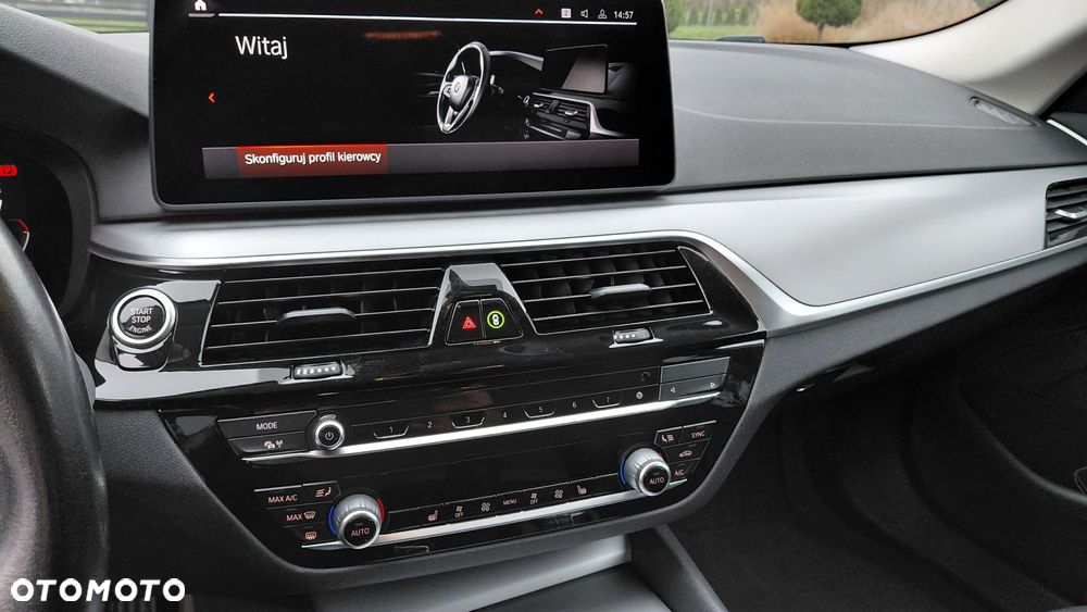 BMW Seria 5 518d Luxury Line - 21