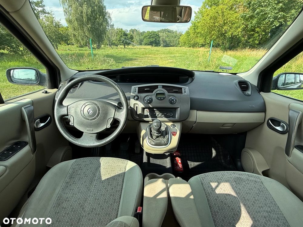 Renault Scenic 1.5 dCi Confort Privilege - 8