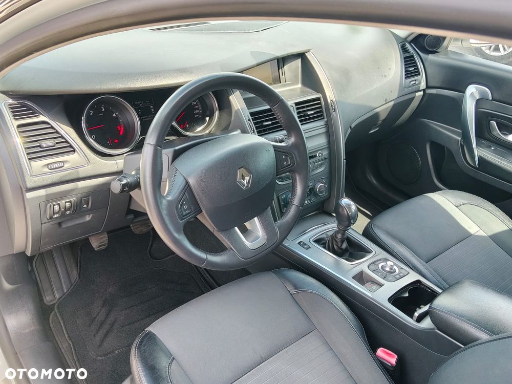 Renault Latitude 2.0 dCi Privilege - 26