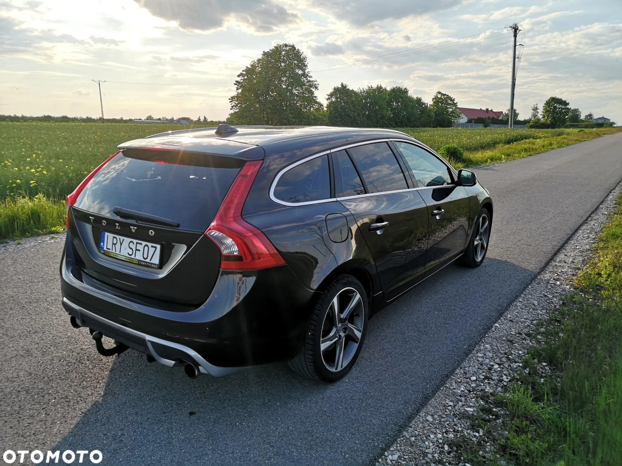 Volvo V60 T3 R-Design - 18