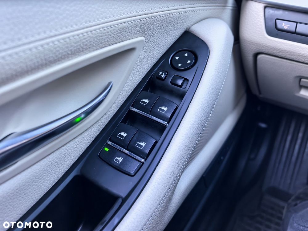 BMW Seria 5 520d - 23