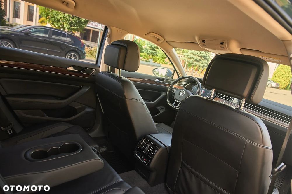 Volkswagen Passat - 30