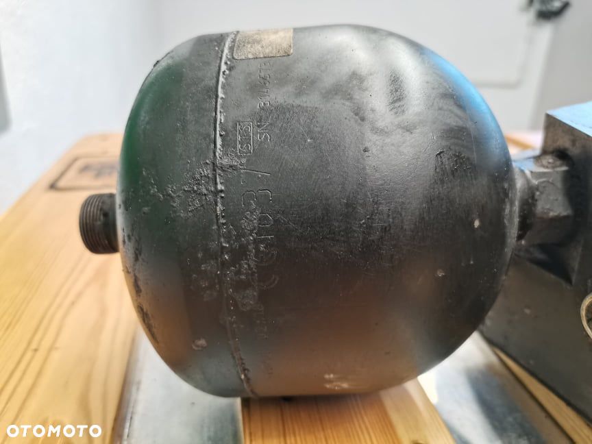 Blok hydrauliczny osi Massey Ferguson 8690 Husco 7702660005 - 2