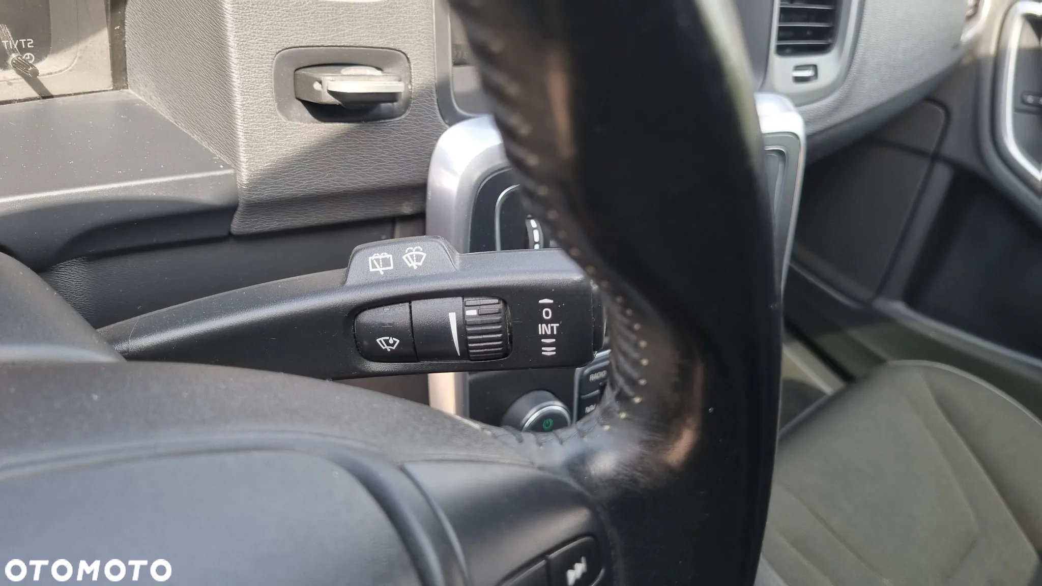 Volvo V60 D4 Momentum - 23