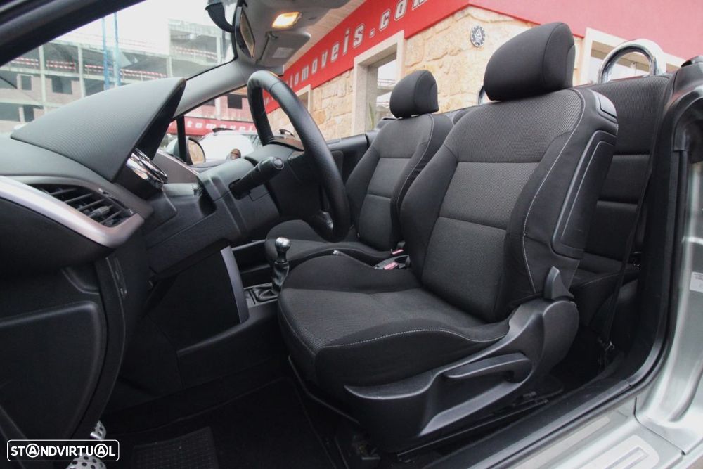 Peugeot 207 CC 1.6 HDi FAP - 11