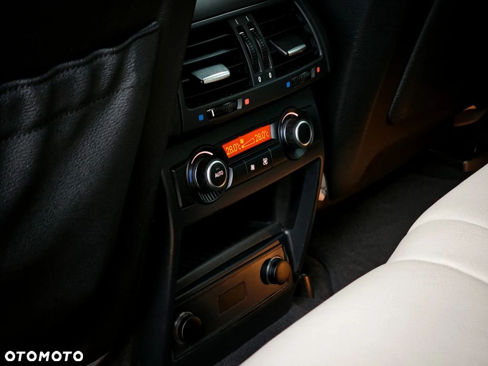 BMW X5 xDrive35d - 25