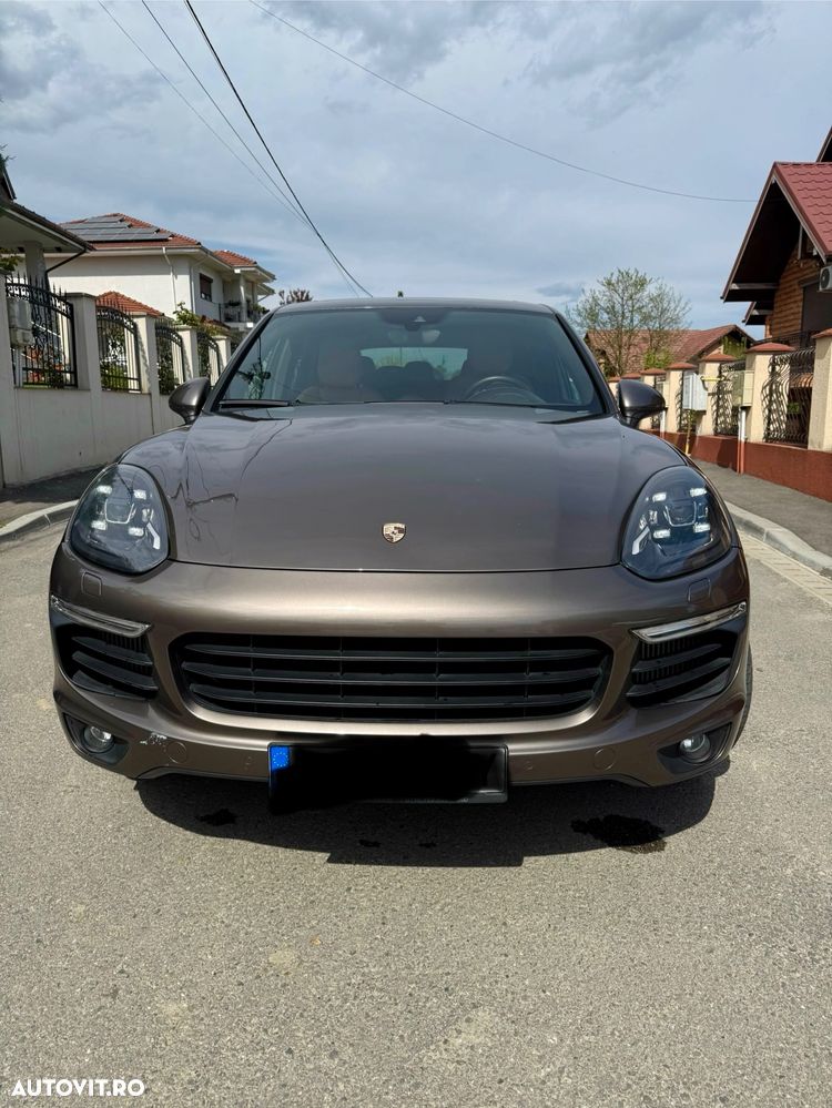 Porsche Cayenne - 2