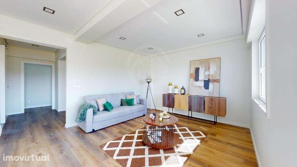 T3  com 100 m2 ,  totalmente remodelado em Benfica , com 2 wc - Grande imagem: 3/31