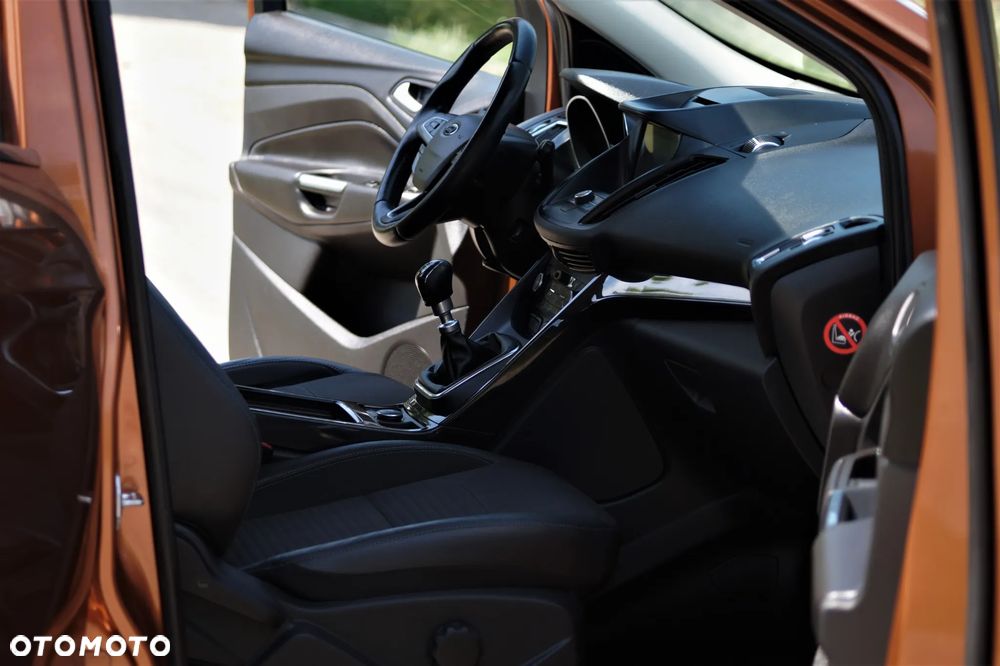 Ford Kuga - 25