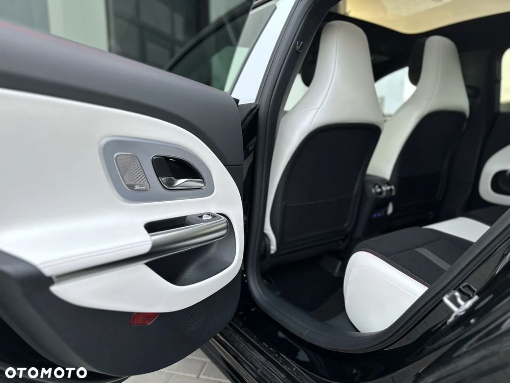 Mercedes-Benz CLA - 29