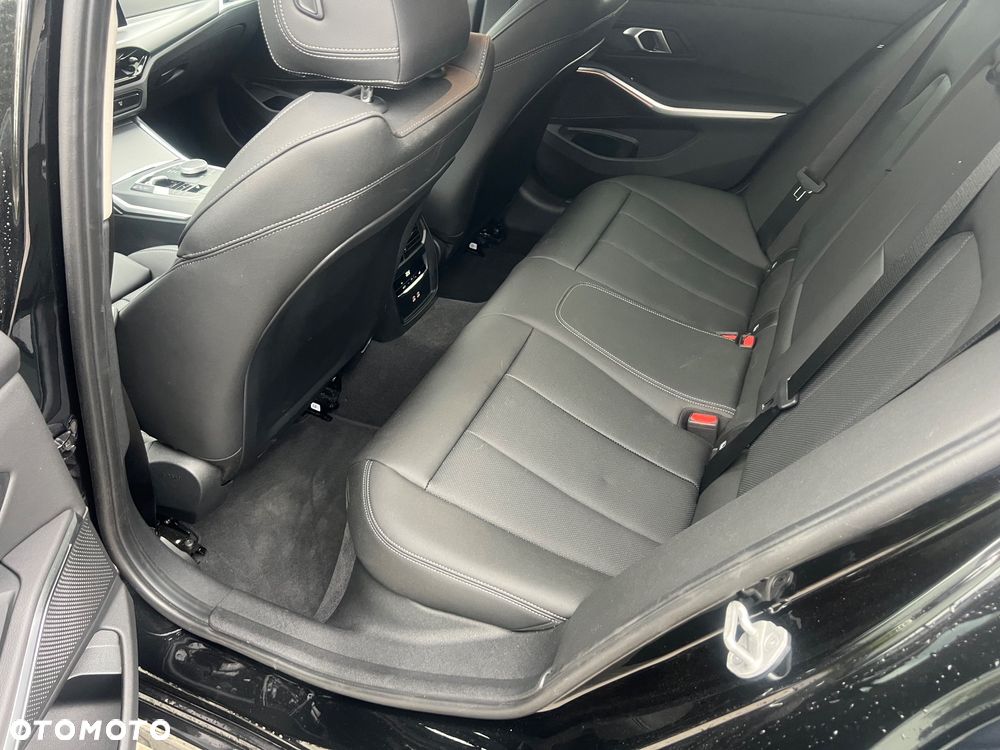 BMW Seria 3 320d xDrive Sport Line - 25