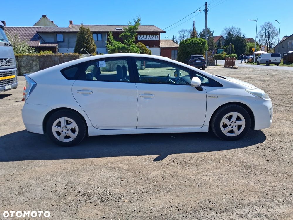 Toyota Prius 1.8 HSD Luna - 3