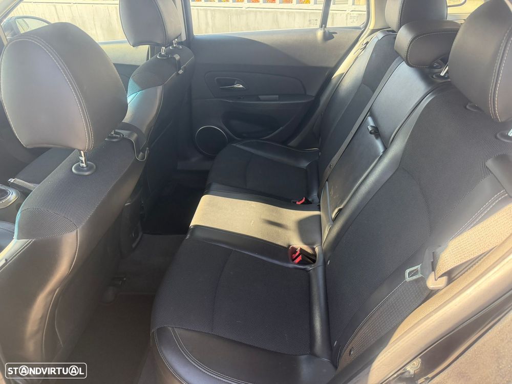 Chevrolet Cruze SW 1.7 VCDi LT - 6
