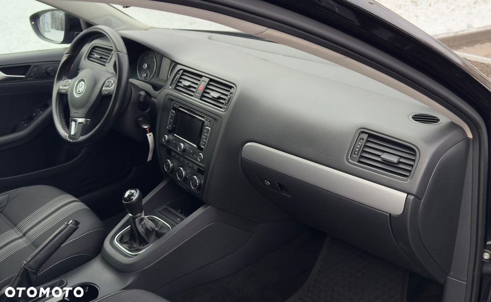 Volkswagen Jetta 1.6 TDI Blue Motion Technology Match - 15