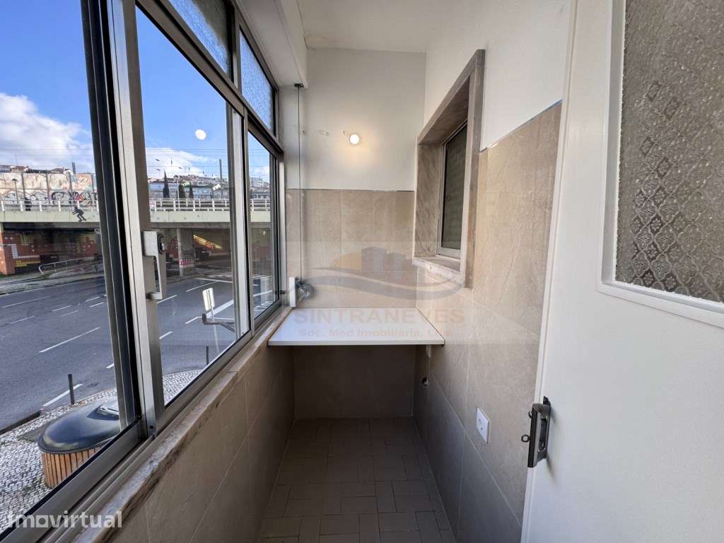 Excelente apartamento T3 Totalmente Remodelado com duas casas de banho - Grande imagem: 3/22
