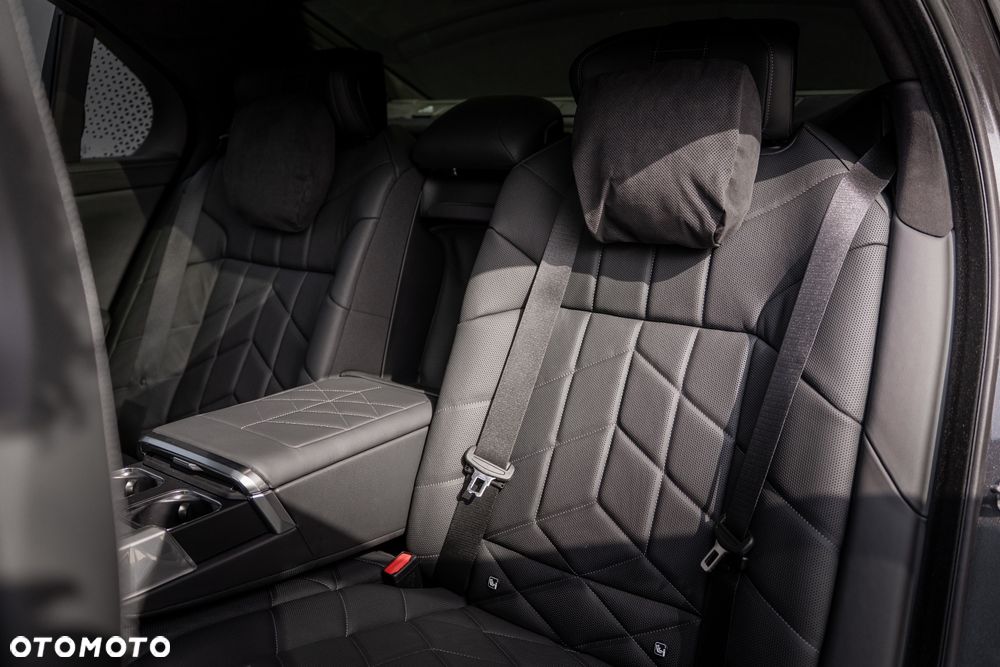 BMW Seria 7 740d xDrive mHEV Nero Lusso Edition sport - 35