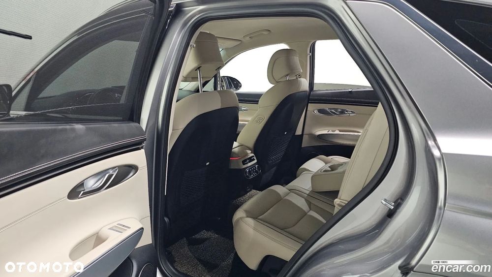 Genesis GV70 2.5T AWD AT8 Luxury Line - 15