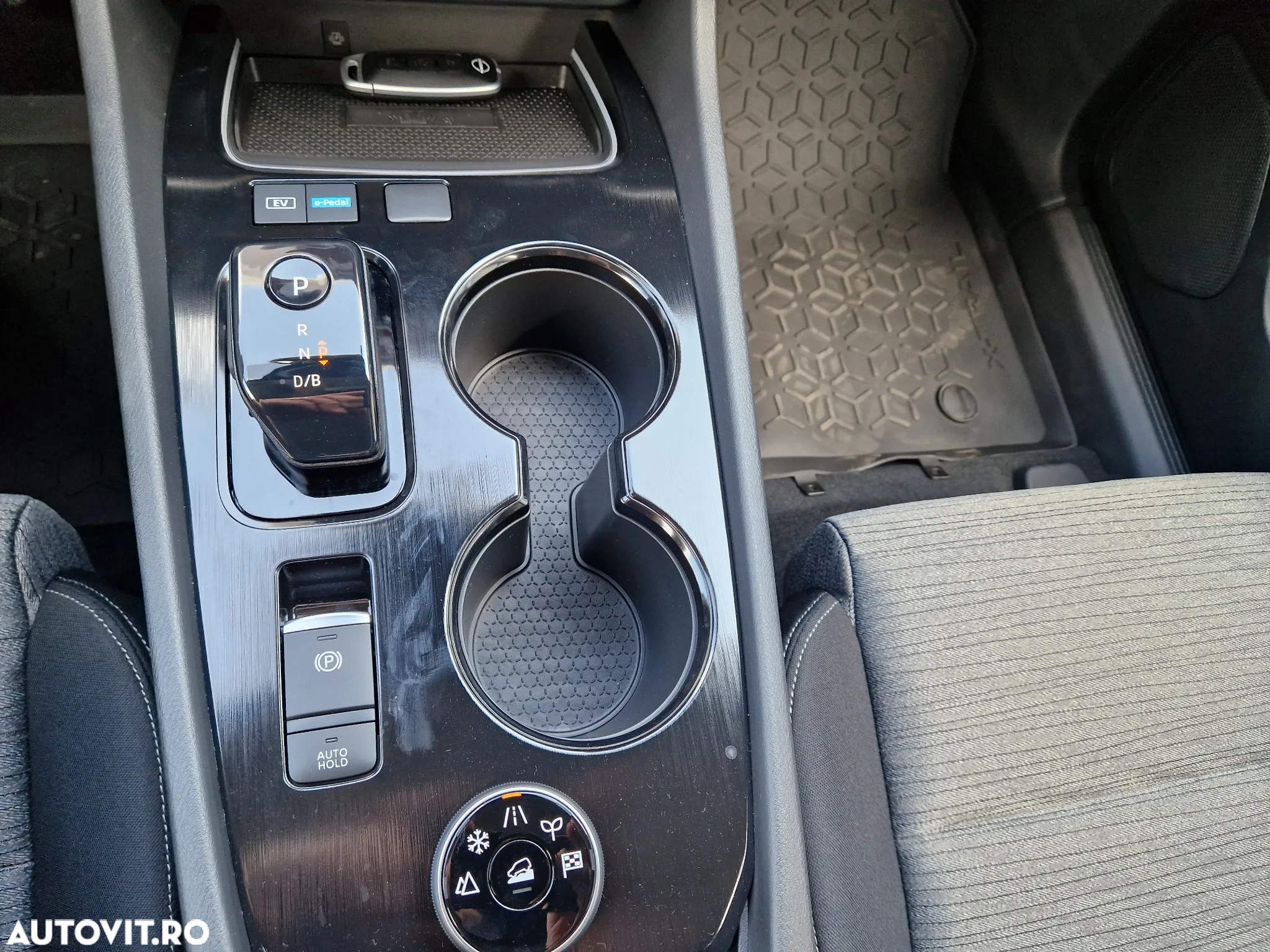 Nissan X-Trail e4ORCE N-Connecta Plus - 16