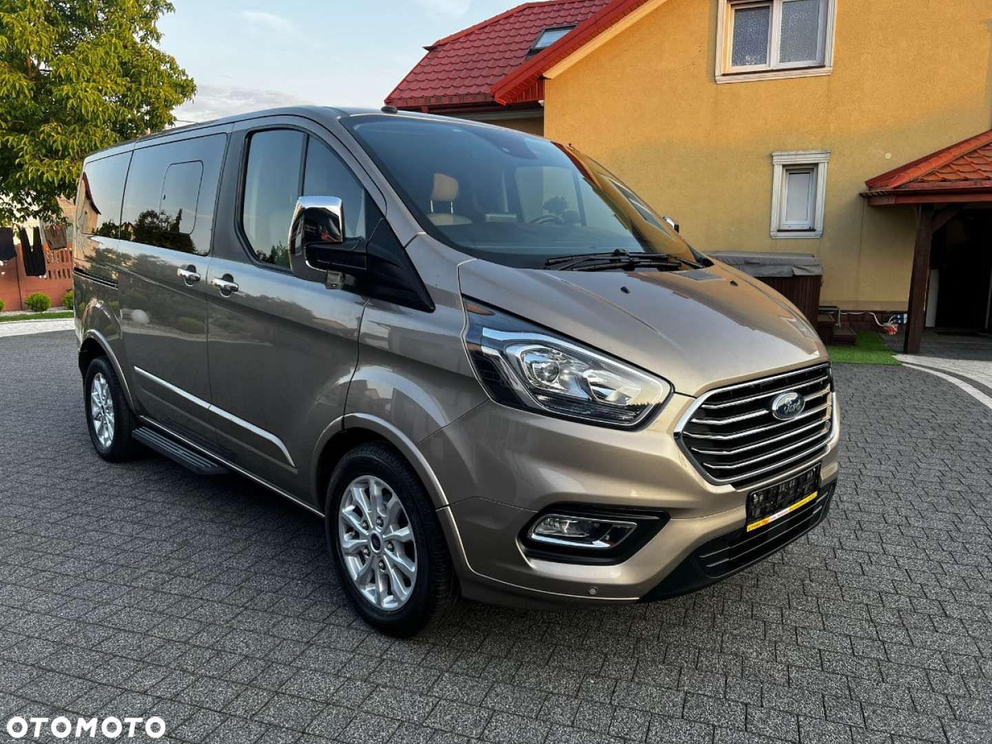 Ford Tourneo Custom - 18