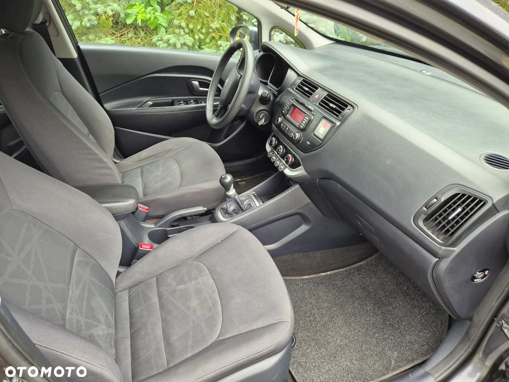 Kia Rio - 12