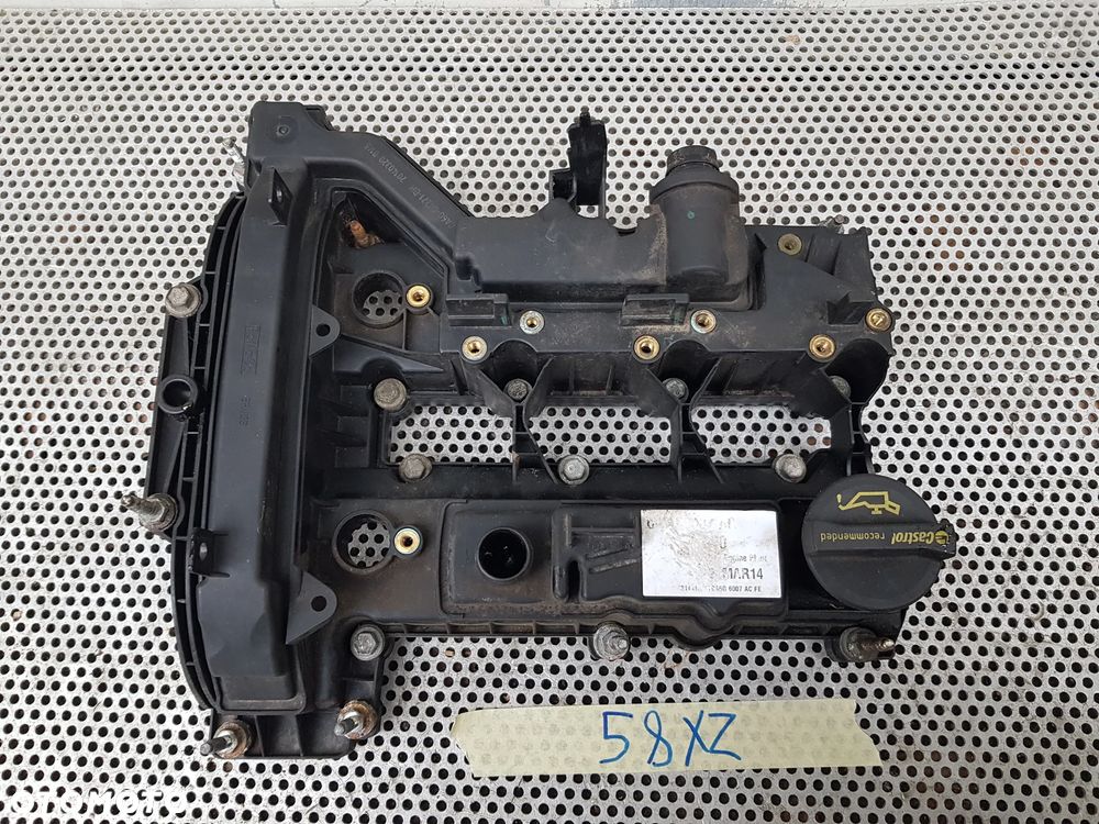 Ford Fiesta MK7 VII 1.0 Ecoboost Pokrywa zaworów - 1
