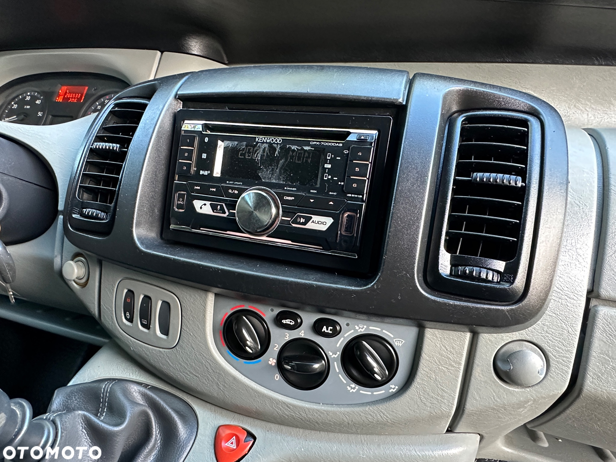 Renault Trafic - 20