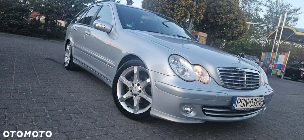 Mercedes-Benz Klasa C 180 Kompressor Automatik Avantgarde Sport Edition - 10