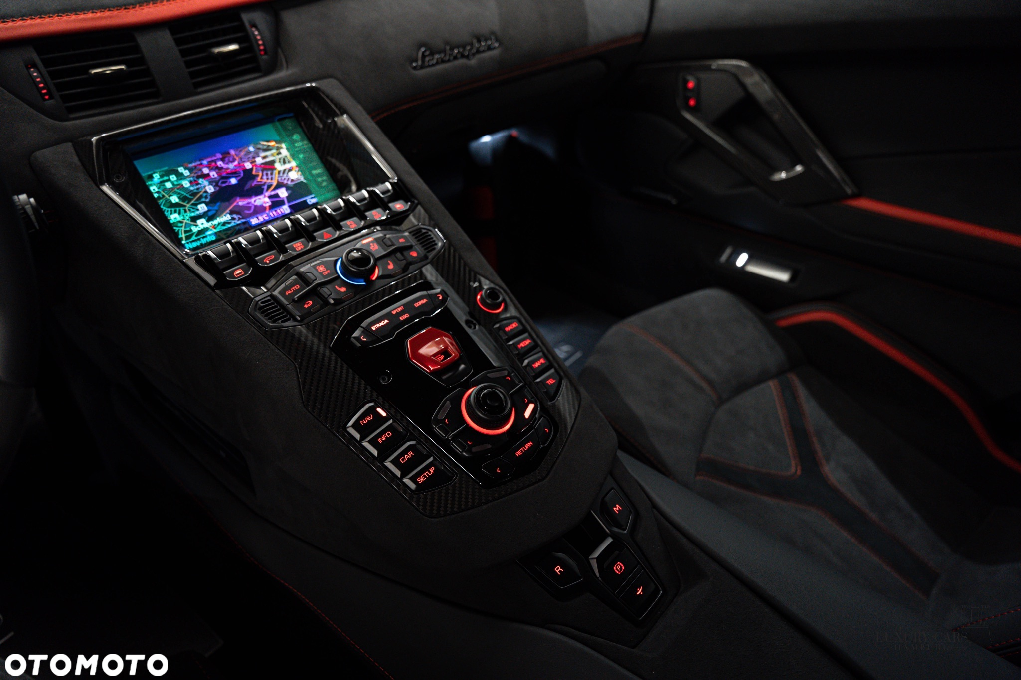 Lamborghini Aventador - 16