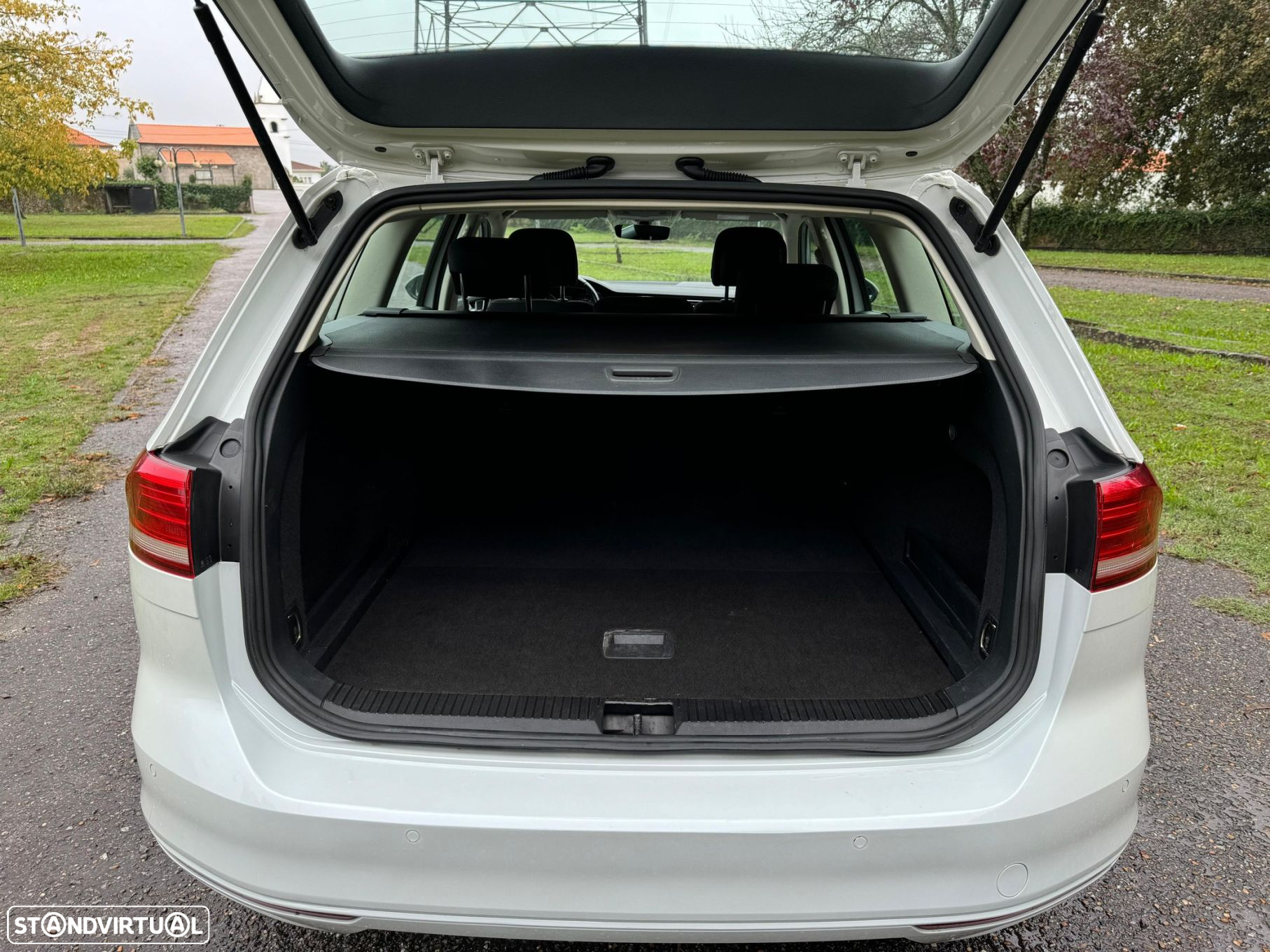 VW Passat 1.6 TDI Business DSG - 15