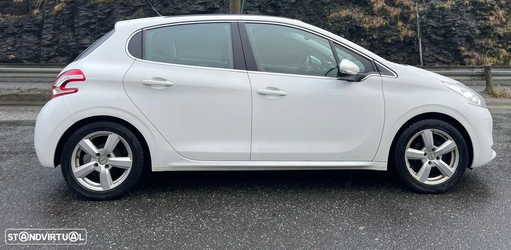 Peugeot 208 1.2 VTi Allure - 2