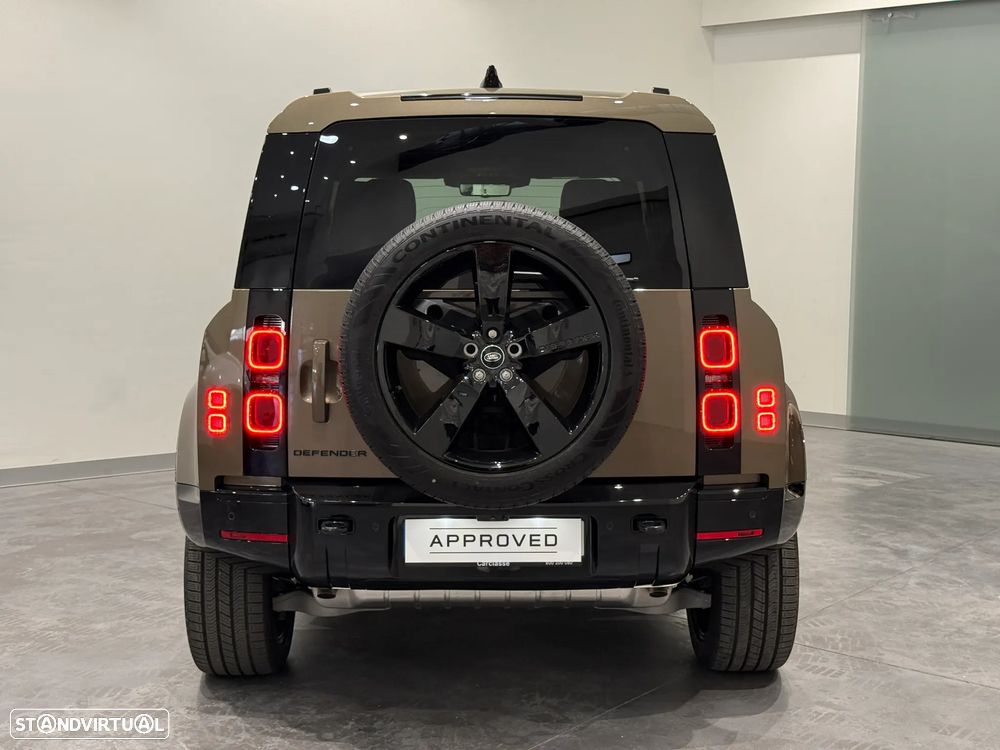 Land Rover Defender 2.0 P300e 110 AWD X-Dynamic SE - 4