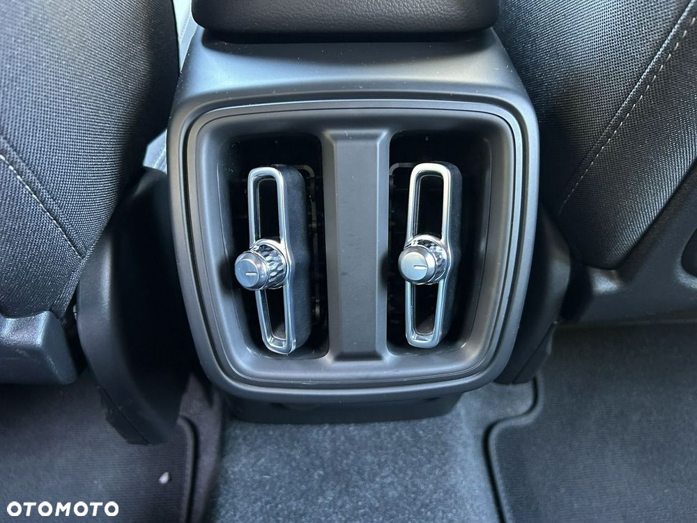 Volvo XC 40 - 24