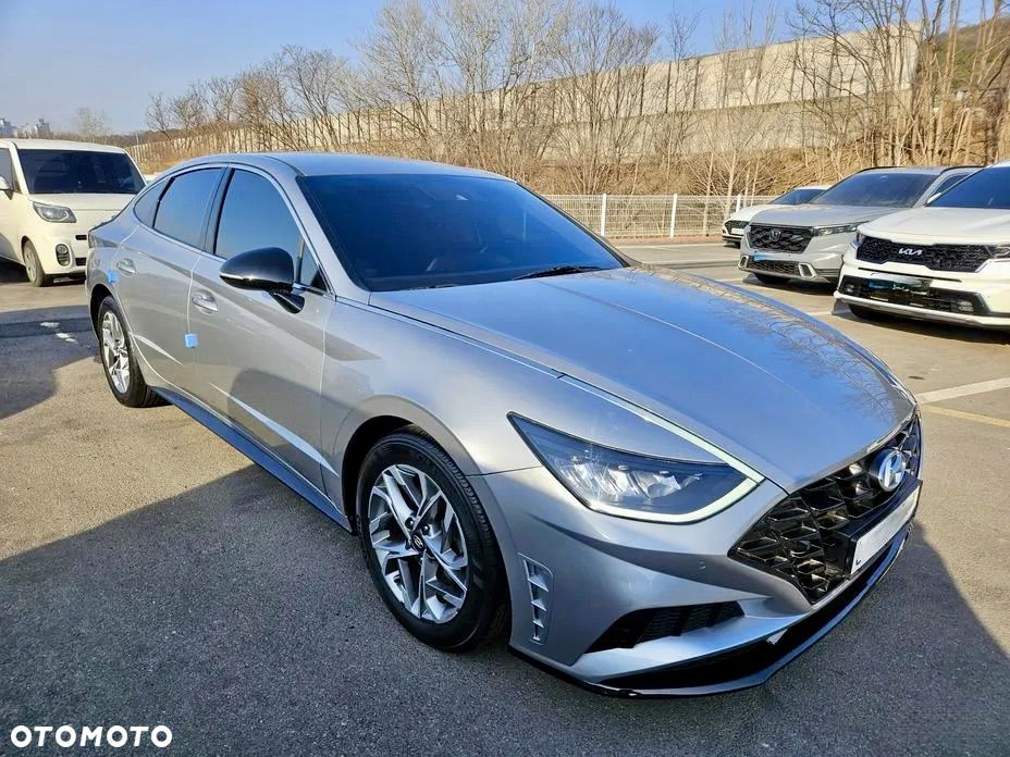 Hyundai Sonata - 2
