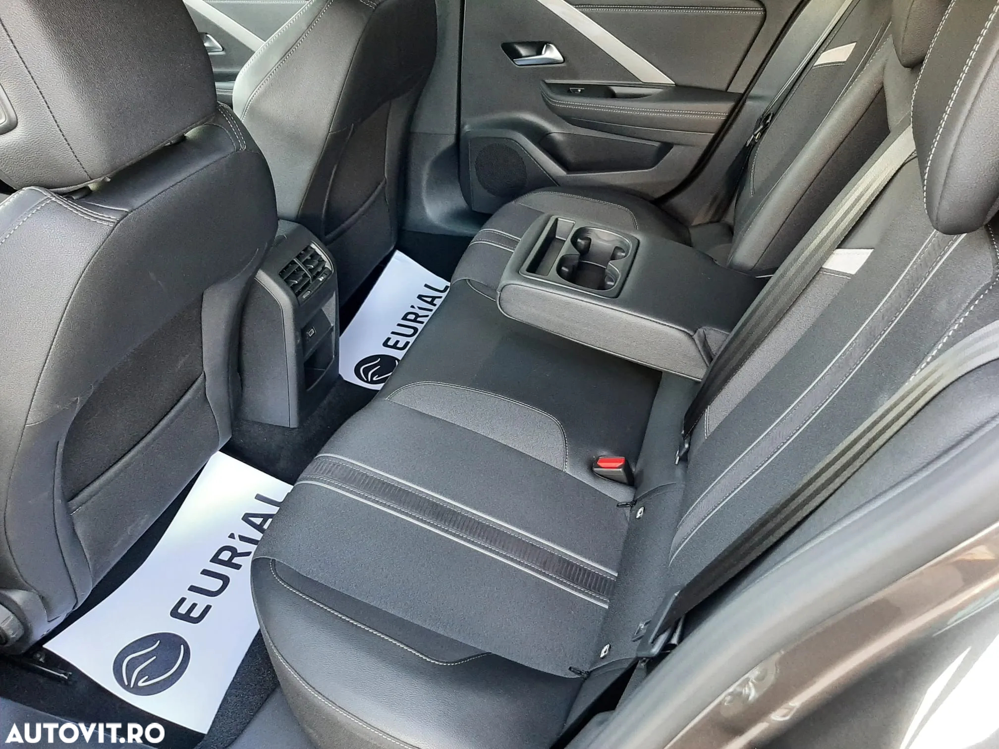 Opel Astra 1.2L Turbo Start/Stop AT8 GS - 8