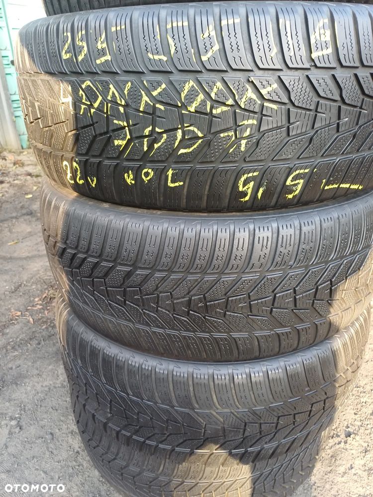 255/55/18 Hankook