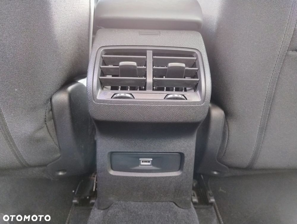 Citroën C4X 1.2 mHEV Max eDCT6 - 30