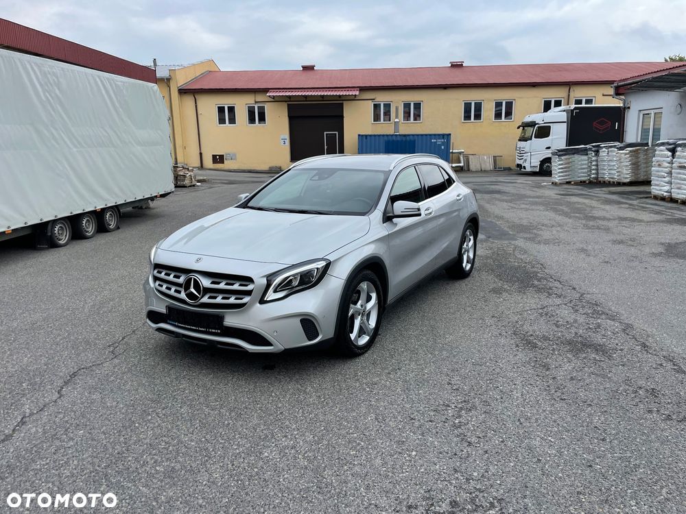 Mercedes-Benz GLA 200 d AMG Line - 1