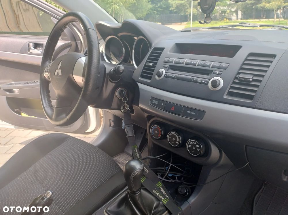 Mitsubishi Lancer 1.6 Inform - 19