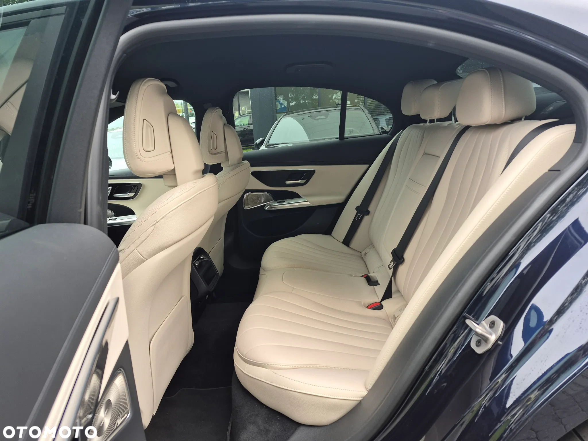 Mercedes-Benz Klasa E 220 d mHEV 4-Matic AMG 9G-Tronic - 23