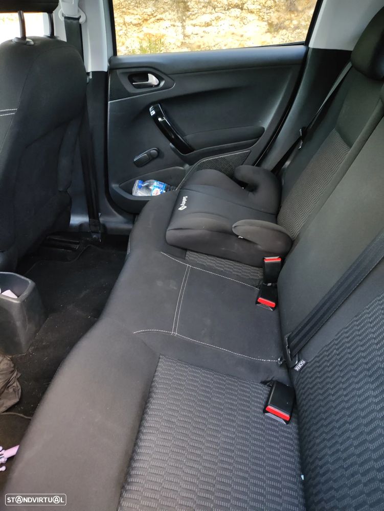 Peugeot 208 1.4 HDi Active - 4
