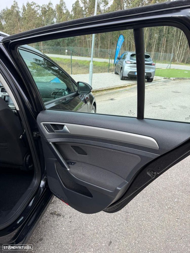 VW Golf Variant - 11