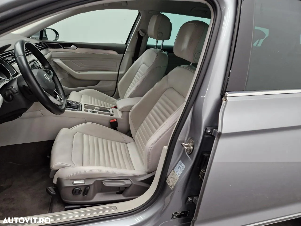 Volkswagen Passat Variant 2.0 TDI 4Mot DSG Highline - 3