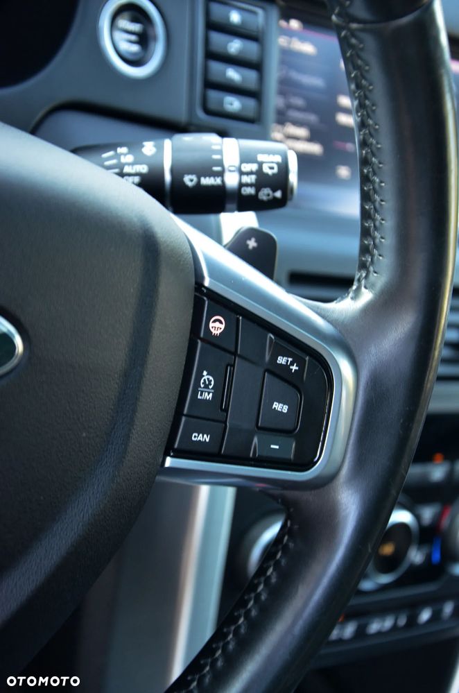 Land Rover Discovery Sport 2.0 TD4 HSE - 37