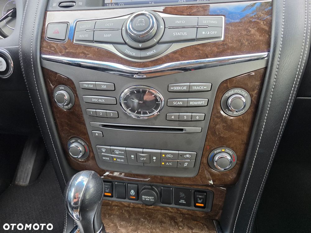 Infiniti QX80 - 16