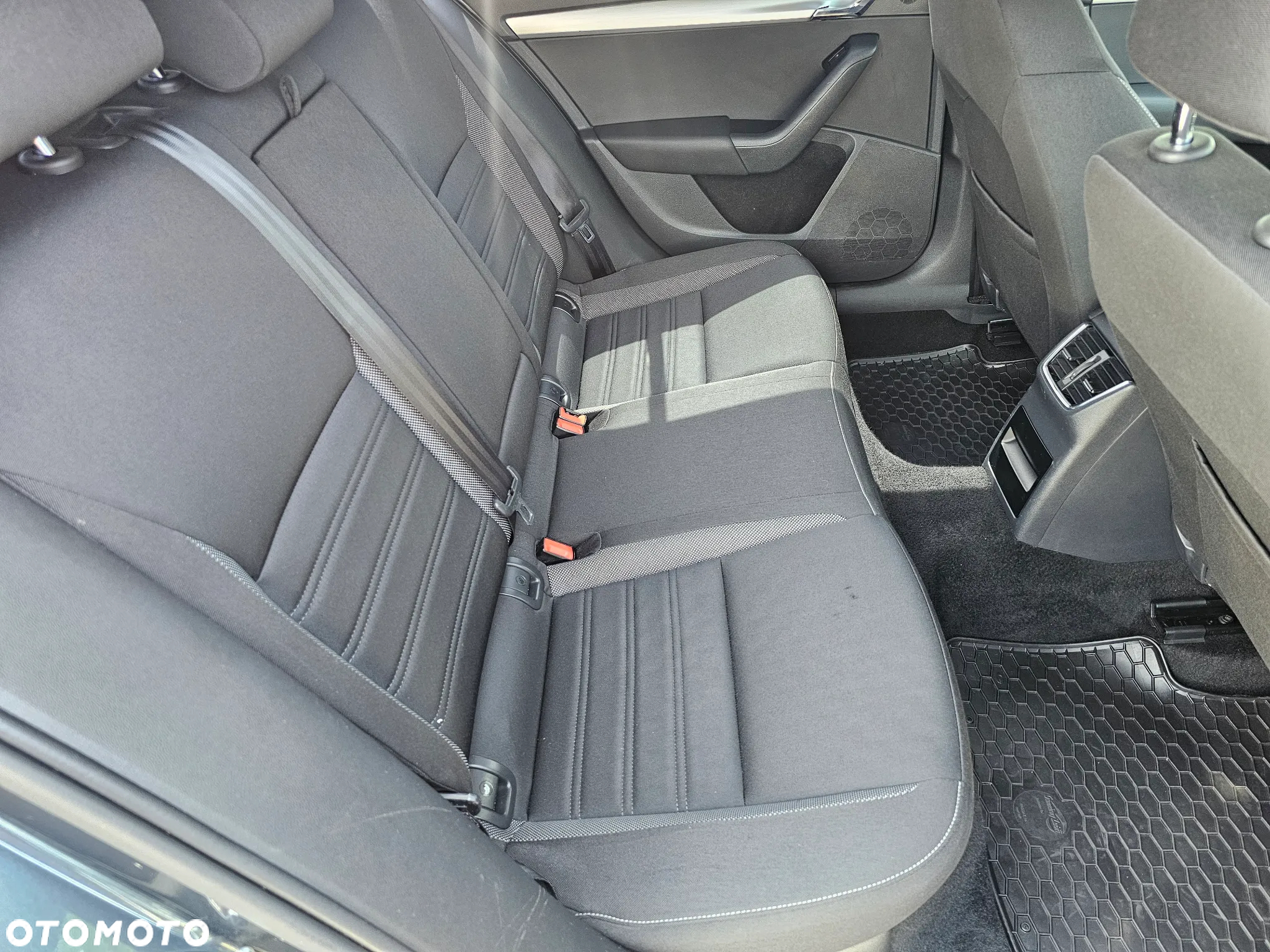 Skoda Octavia 1.6 TDI DSG Ambition - 17
