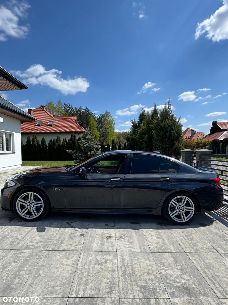 BMW Seria 5 550i xDrive Sport-Aut - 2