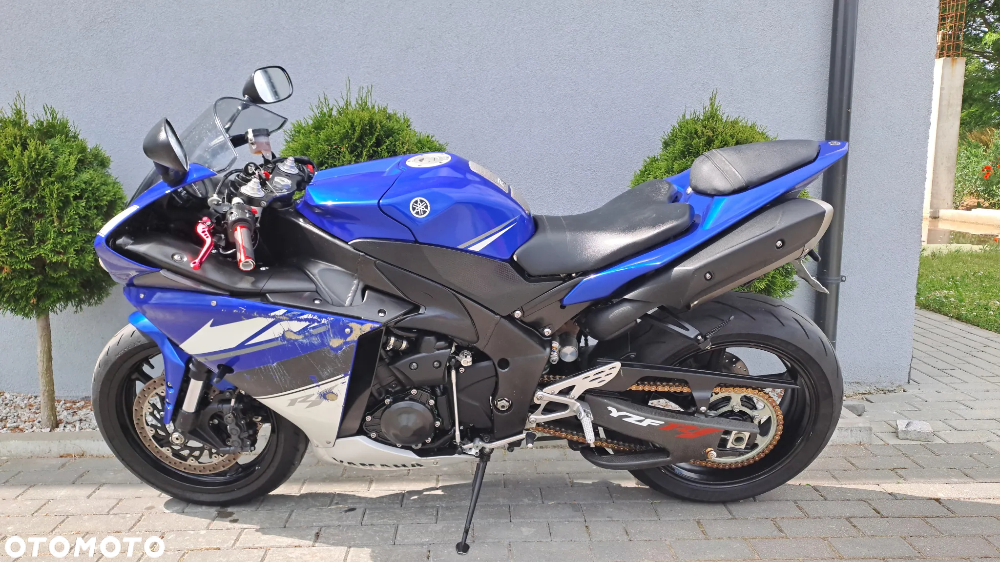 Yamaha R1 - 4