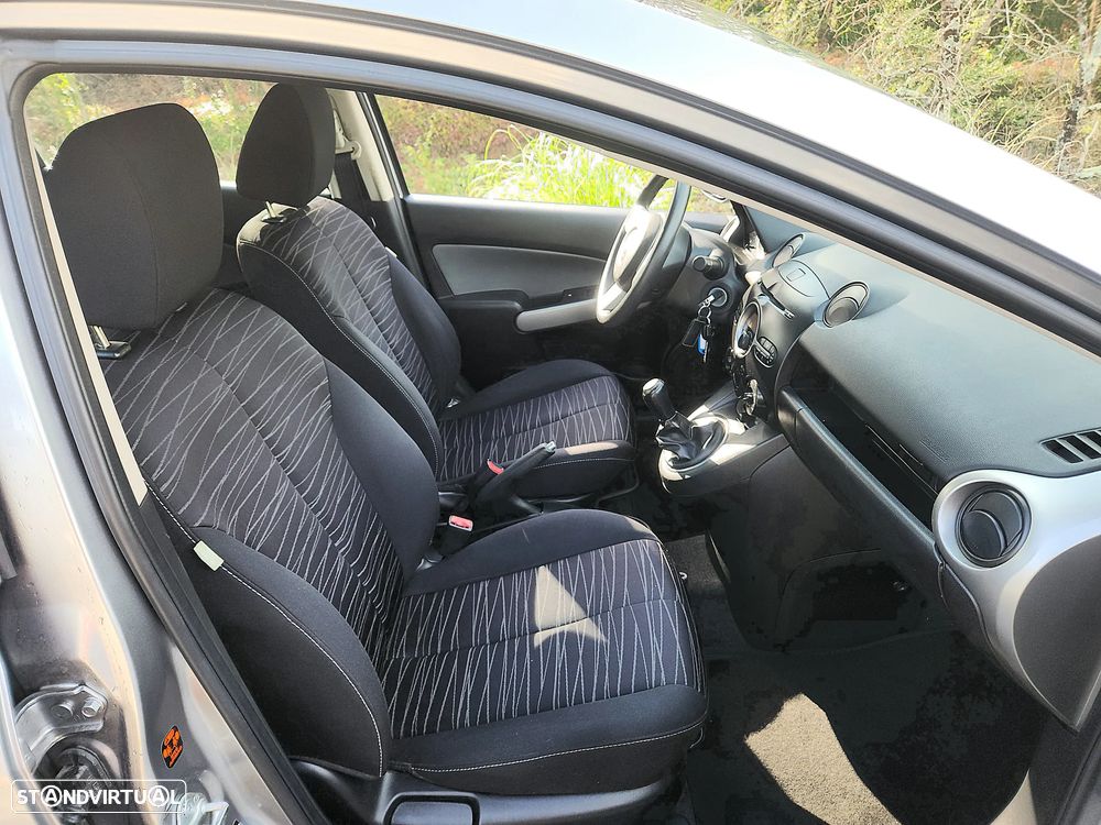 Mazda 2 1.3 MZR Exclusive - 9